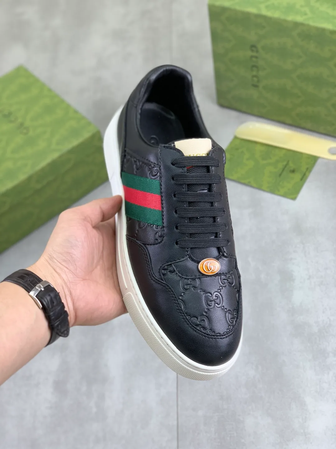Men's Men's Shoes P420 💰[New Style] 🆘 The latest model from Gucci's official website🎁Classic casual and fashionable men's shoes👟Hot style💥Simple and elegant style, exclusive for trendy men. Unique latest brand elements from the official website👑Gucci original decoration, fashionable and generous, made of original soft calfskin fabric➕Comfortable soft sheepskin lining ✅The official website specifies wear-resistant rubber outsole_full of elasticity, classic model taken in real life🎬Color: 2️⃣colors available😍Number: 38-44